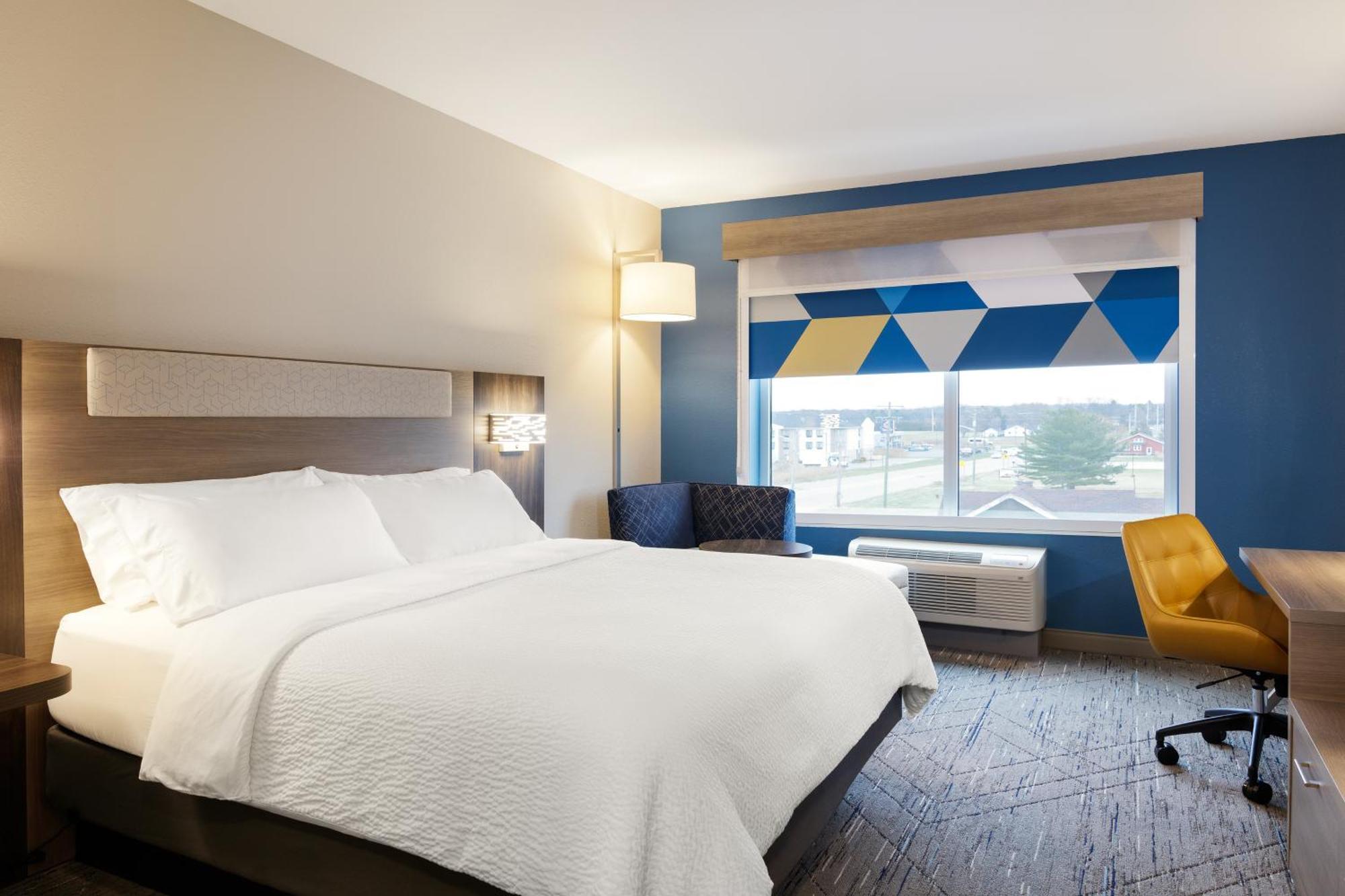 Holiday Inn Express Pratt By Ihg Kültér fotó