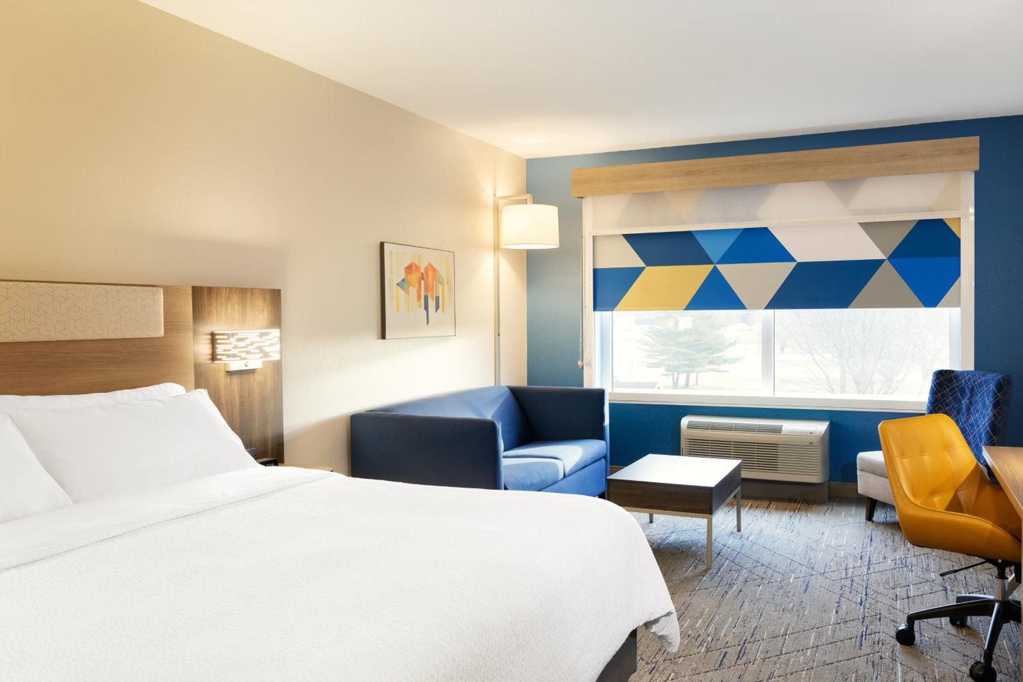 Holiday Inn Express Pratt By Ihg Kültér fotó